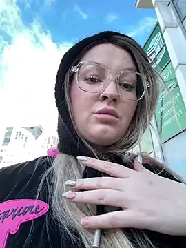 Teya moon  online show from January 2026 11:05:01 AM