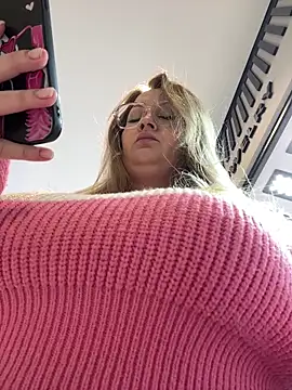 Teya moon  online show from February 2026 09:35:02 AM