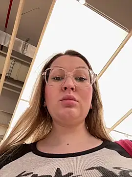 Teya moon  online show from April 2026 02:06:01 PM