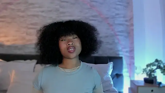 Anneth  M online show from October 2025 08:00:02 PM