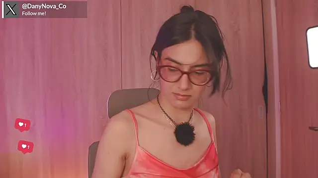 Snapshot of DanyNova_Co chatting on May 2026 09:11:02 PM DanyNova Co online show from May 2026 09:11:02 PM