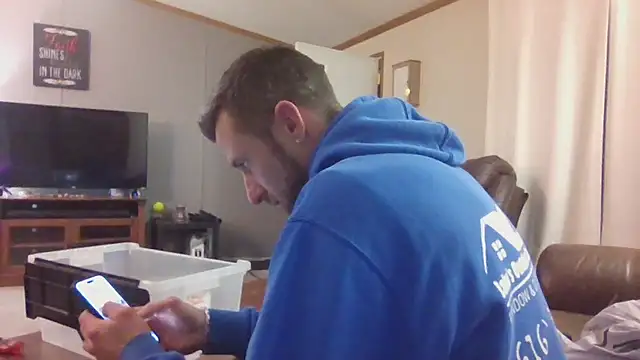 Snapshot of HungStud4You chatting on January 2025 03:08:02 AM HungStud4You online show from January 2025 03:08:02 AM