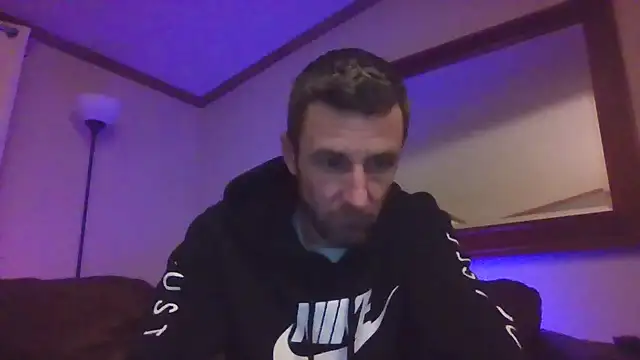 Snapshot of HungStud4You chatting on January 2025 04:10:02 AM HungStud4You online show from January 2025 04:10:02 AM