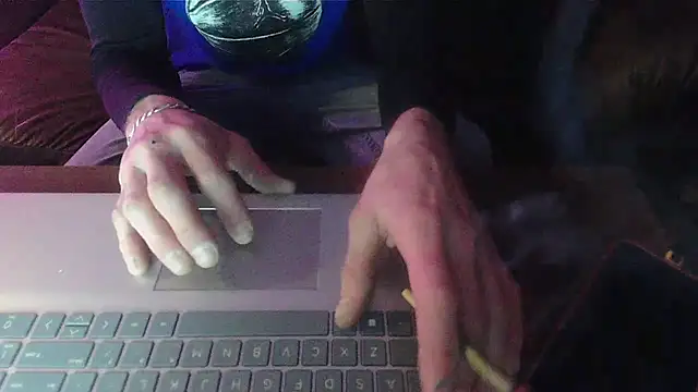 Snapshot of HungStud4You chatting on February 2025 07:44:02 AM HungStud4You online show from February 2025 07:44:02 AM