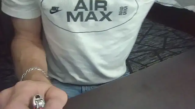 Snapshot of HungStud4You chatting on October 2025 12:38:01 AM HungStud4You online show from October 2025 12:38:01 AM