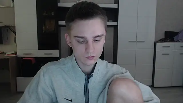 angryzan online show from February 2025 11:01:02 AM