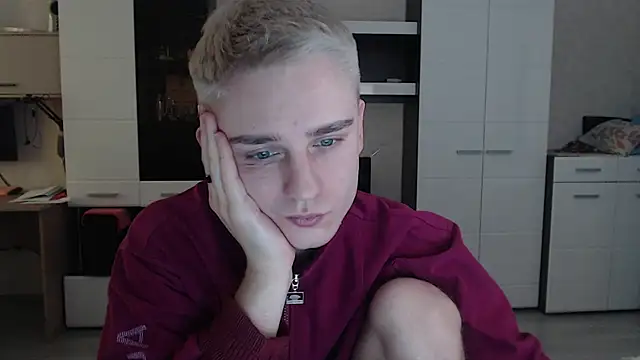 angryzan online show from February 2025 07:44:02 AM