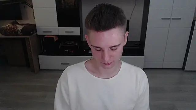 angryzan online show from October 2025 05:49:01 AM