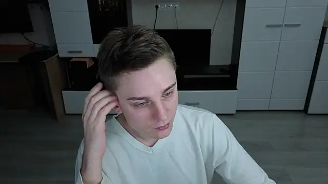 angryzan online show from November 2025 04:04:01 AM