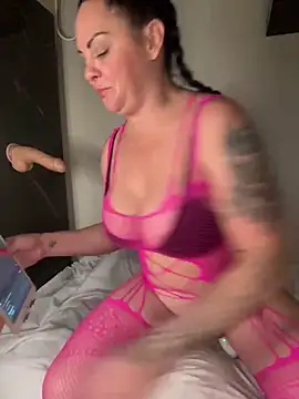 Snapshot of IvyWylde chatting on December 2024 10:46:02 PM IvyWylde online show from December 2024 10:46:02 PM