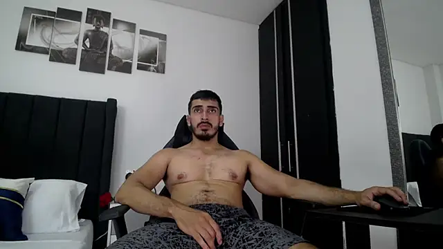 Snapshot of muscle_ares chatting on January 2025 03:05:02 AM muscle ares online show from January 2025 03:05:02 AM