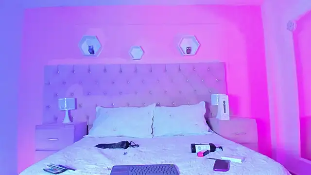 Agathaargent  online show from December 2024 06:03:02 AM