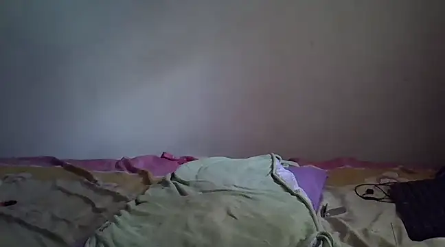 Snapshot of THUEBA17 chatting on February 2025 08:32:02 AM THUEBA17 online show from February 2025 08:32:02 AM