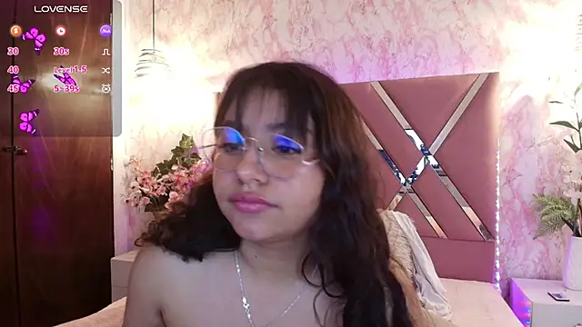 Snapshot of Miaa_Smiith1 chatting on March 2025 06:37:02 PM Miaa Smiith1 online show from March 2025 06:37:02 PM