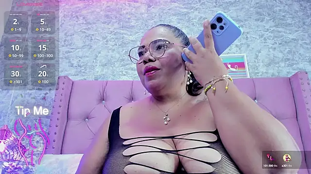 Snapshot of AshleyGrahams chatting on September 2025 08:58:02 PM AshleyGrahams online show from September 2025 08:58:02 PM