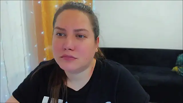 Snapshot of _madalexa_ chatting on October 2025 07:26:01 PM  madalexa  online show from October 2025 07:26:01 PM