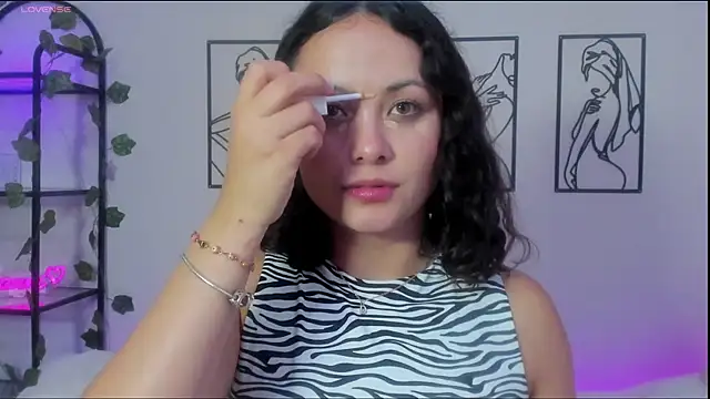 Megan Rodrigo online show from February 2025 07:40:02 PM