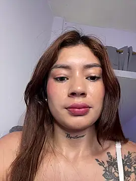 Snapshot of Roxanne_08 chatting on March 2025 06:32:01 AM Roxanne 08 online show from March 2025 06:32:01 AM
