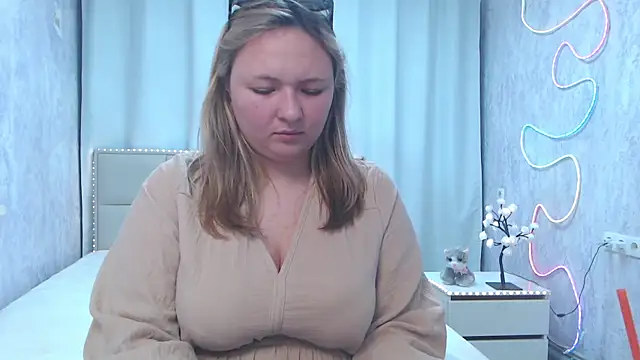 Snapshot of SallyVerda chatting on July 2026 05:41:01 PM SallyVerda online show from July 2026 05:41:01 PM