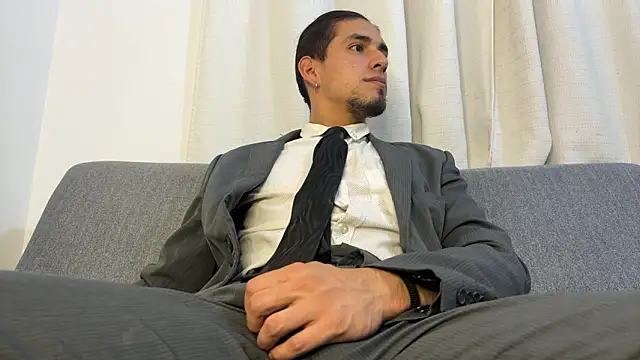 Tom blunt96 online show from February 2026 08:48:02 AM