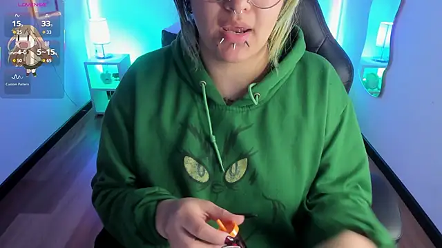 lucky-leah online show from October 2025 04:02:02 AM