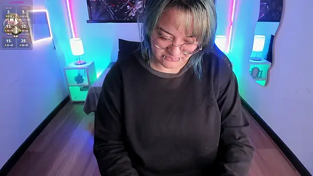 lucky-leah online show from April 2026 03:04:02 AM