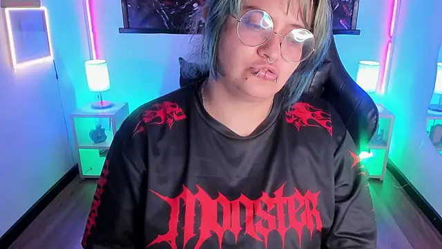 lucky-leah online show from April 2026 03:47:01 AM