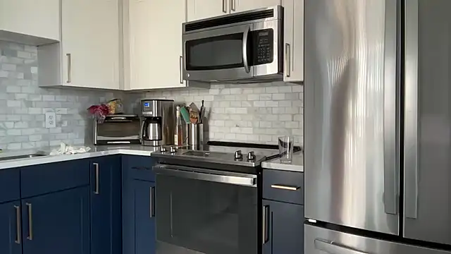 YUMIandbigWOLF online show from February 2025 09:46:01 PM