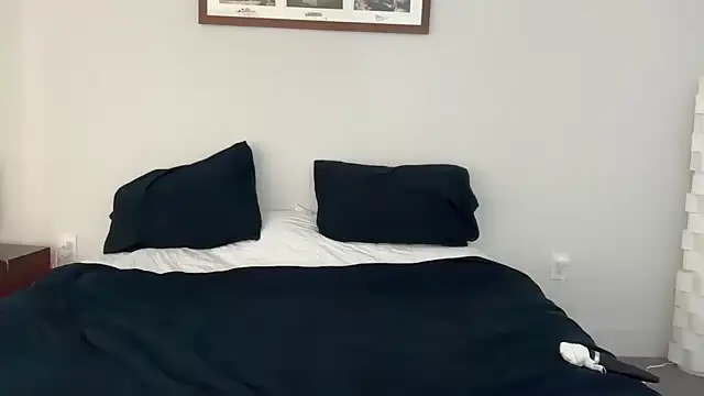 YUMIandbigWOLF online show from March 2025 08:38:02 PM