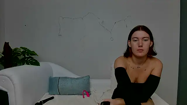 C1eopatra online show from January 2025 06:48:01 PM