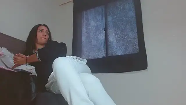 Mila cams1  online show from January 2025 03:57:02 PM