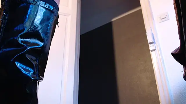 Snapshot of rustoff@xh chatting on October 2025 06:09:01 PM rustoffxh online show from October 2025 06:09:01 PM