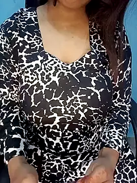 Snapshot of Dayna-36 chatting on December 2024 08:28:02 PM Dayna-36 online show from December 2024 08:28:02 PM