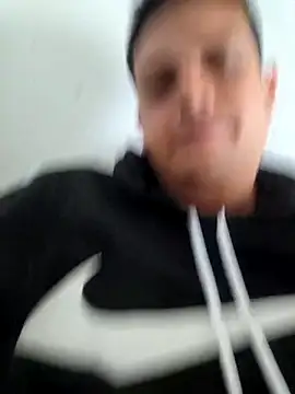 Snapshot of Ernesto696967 chatting on November 2025 05:59:01 PM Ernesto696967 online show from November 2025 05:59:01 PM