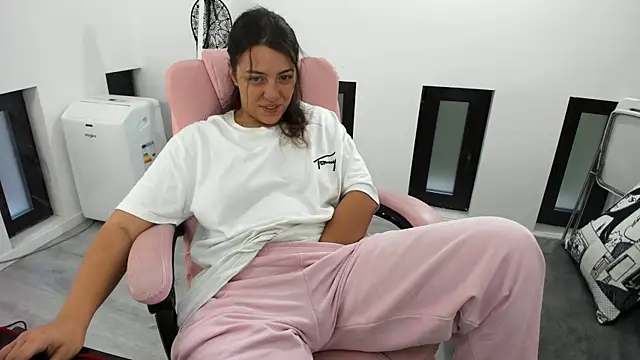 Dyana Kaylinn online show from September 2025 04:23:01 AM