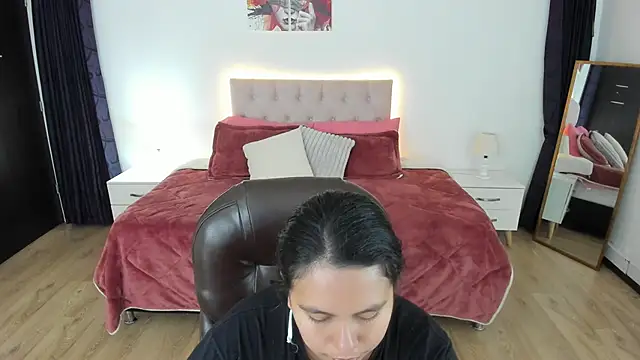  Natalie18 online show from October 2025 03:25:01 AM