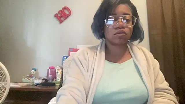 MommyConfident online show from October 2025 02:35:01 PM