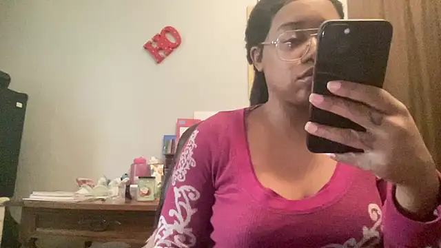 MommyConfident online show from November 2025 08:23:02 PM