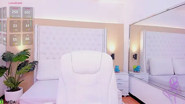 Snapshot of celeste_wayne chatting on July 2026 11:17:01 PM celeste wayne online show from July 2026 11:17:01 PM