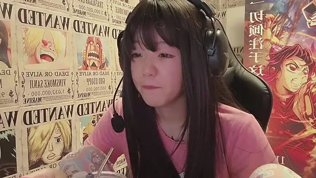 SNAKEgirlQAQ online show from May 2026 04:25:02 PM