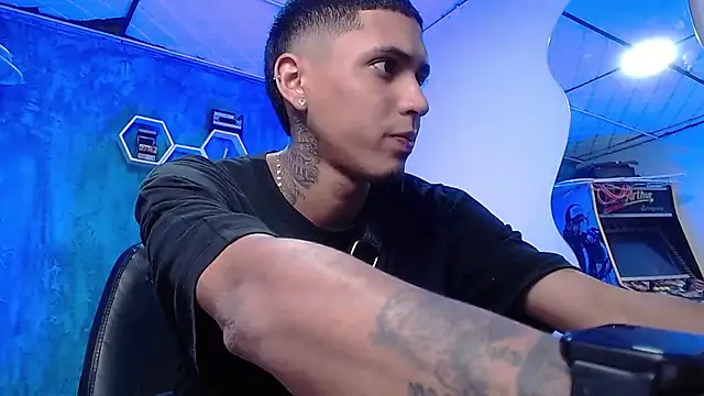 Liam lee online show from December 2024 03:41:01 PM