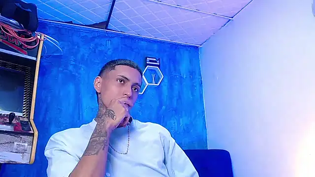 Liam lee online show from February 2025 03:32:01 PM