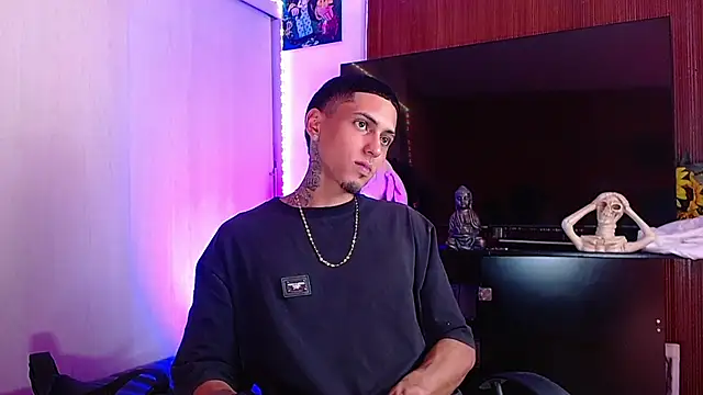 Liam lee online show from December 2025 06:27:02 PM