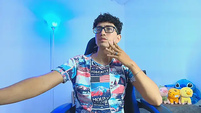 TylerWhite  online show from October 2025 07:58:02 PM