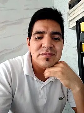 Snapshot of latino17 chatting on May 2026 05:42:02 PM latino17 online show from May 2026 05:42:02 PM