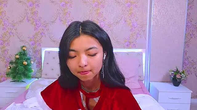 Shy Kira online show from December 2024 06:37:02 PM