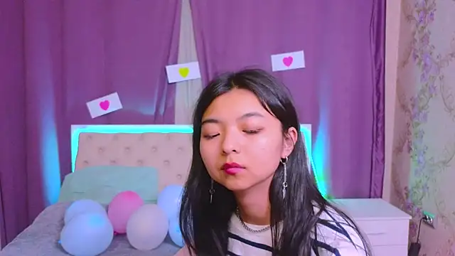 Shy Kira online show from February 2025 06:44:01 PM