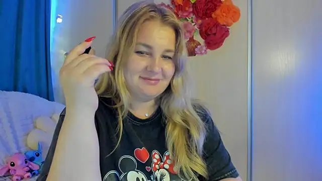 CoraSwon online show from September 2025 06:17:01 AM