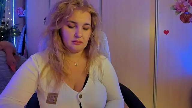 CoraSwon online show from February 2026 05:33:01 PM