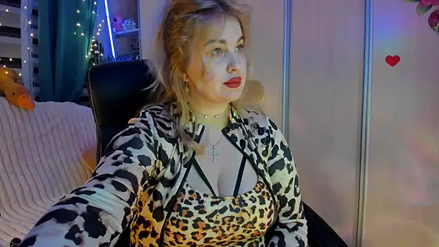 CoraSwon online show from February 2026 06:09:01 PM